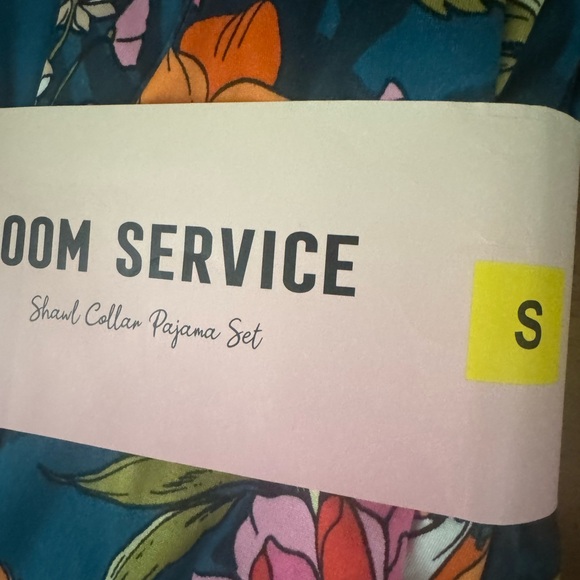 Room Service Floral Pajama Set NWT size small - Picture 4 of 6